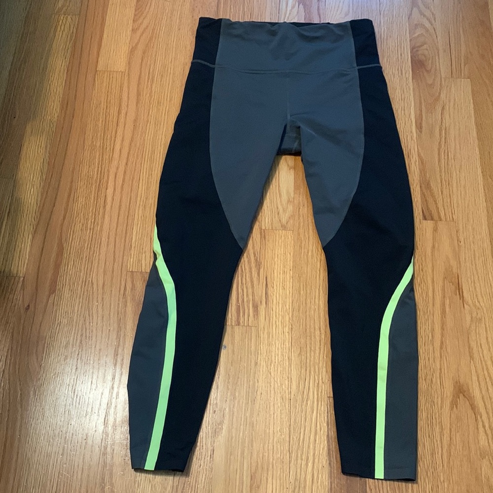 Athleta 7/8 tight with neon stripe